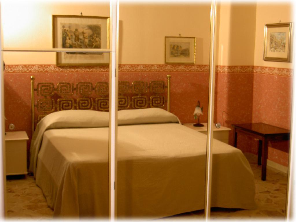Casa Tina Maugeri Bed and Breakfast Κατάνια Δωμάτιο φωτογραφία